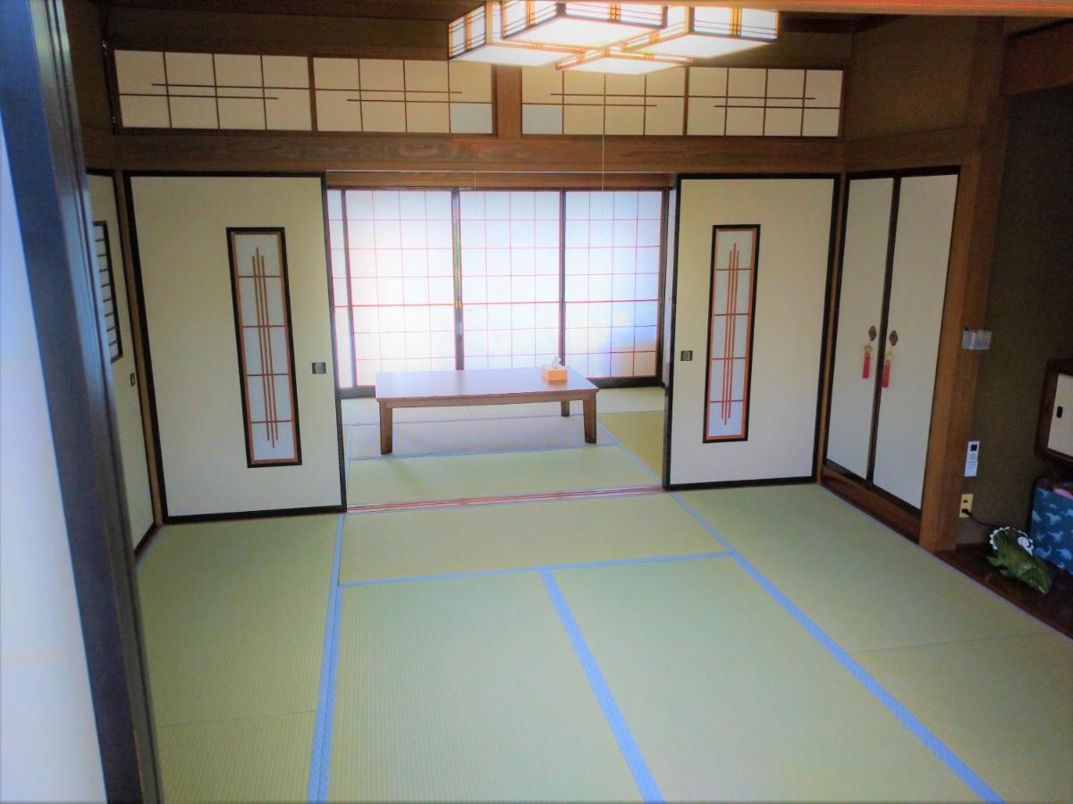 Holiday home 秘密基地: Bbqと恐竜博物館近くの貸切別荘 Katsuyama